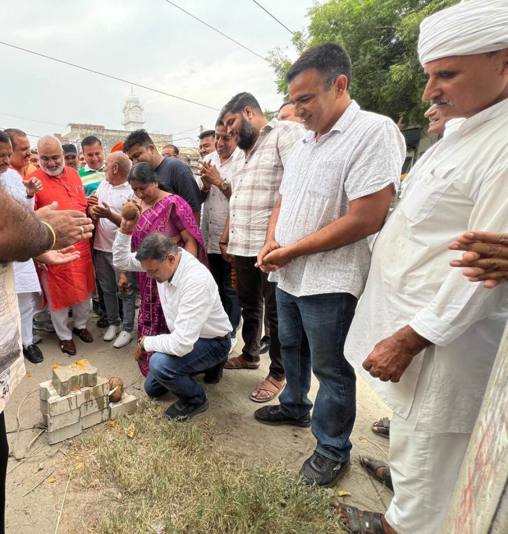 MLA Jagmohan Anand and Mayor Renu Bala Gupta inaugurated development projects worth approximately 10194 million